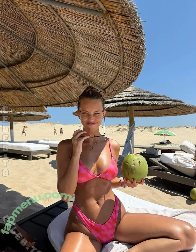 Magui Corceiro nude photo #0937 (Magui_corceiro)