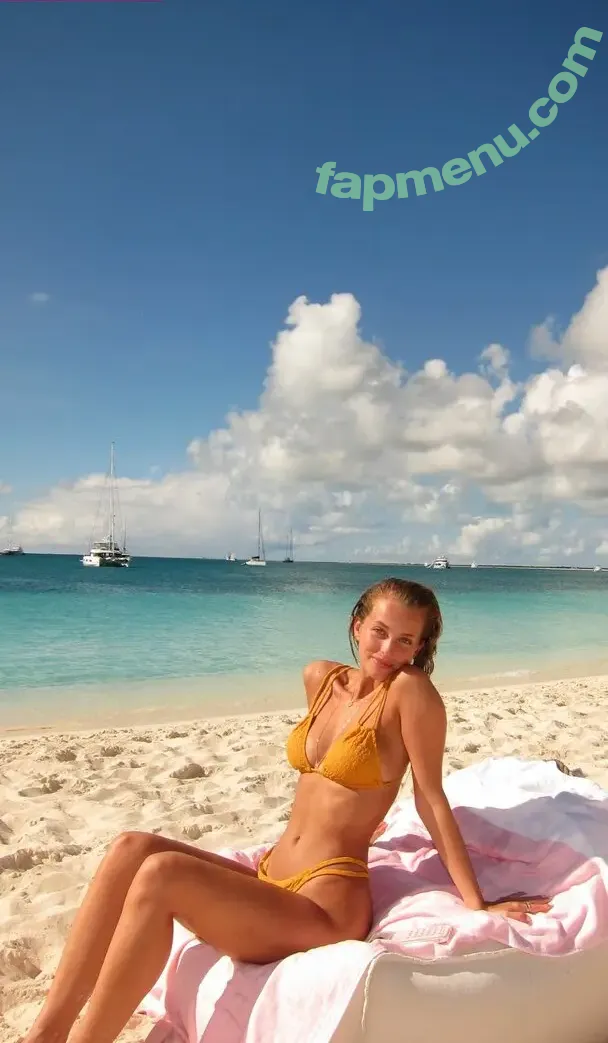 Magui Corceiro nude photo #1043 (Magui_corceiro)