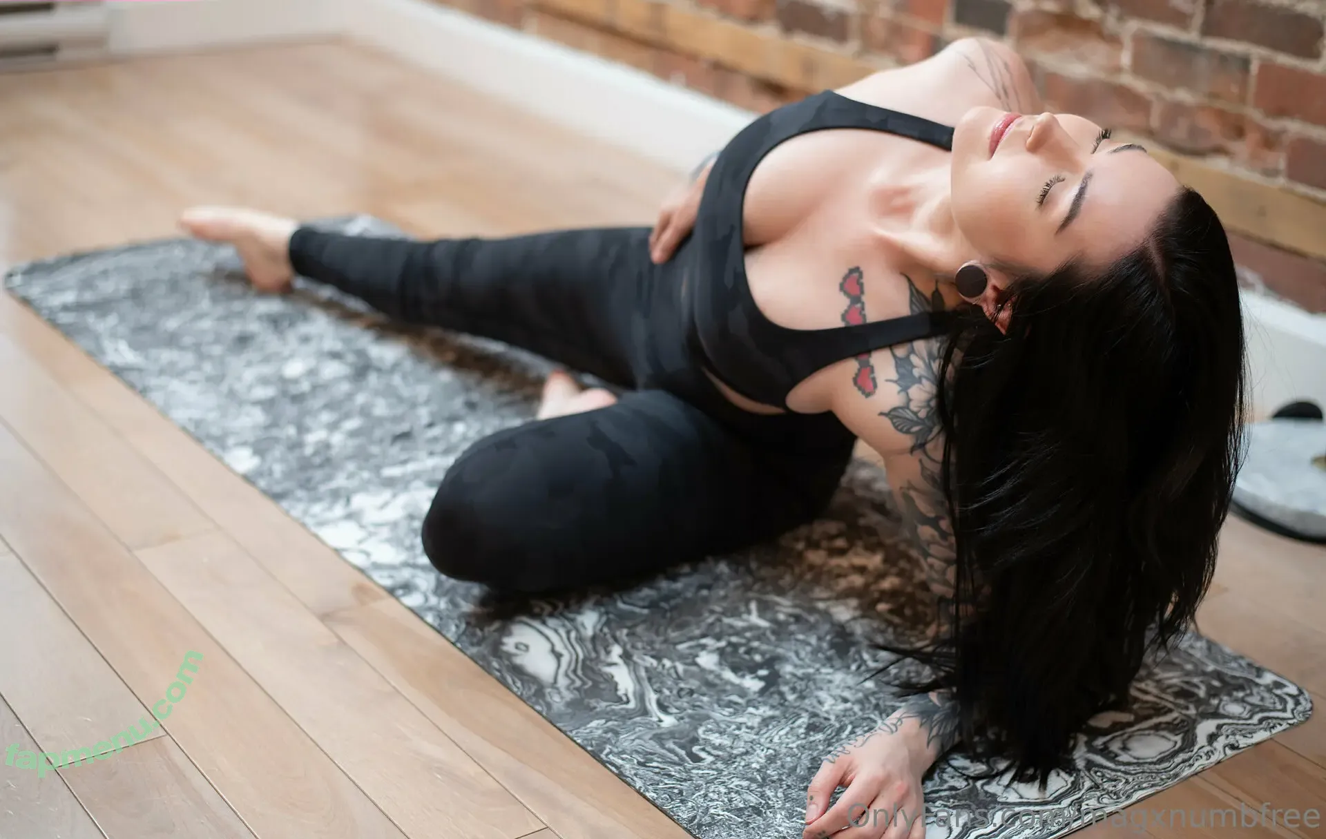 magxnumbfree nude photo #0065 (magxnumb)