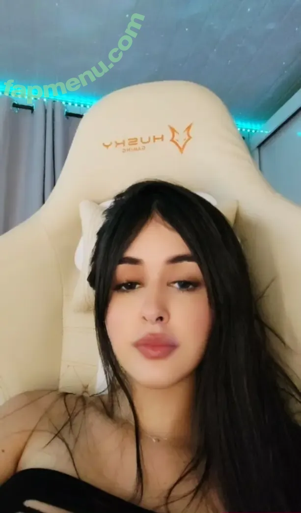 Mah Mathi nude photo #0002 (mah.matte)