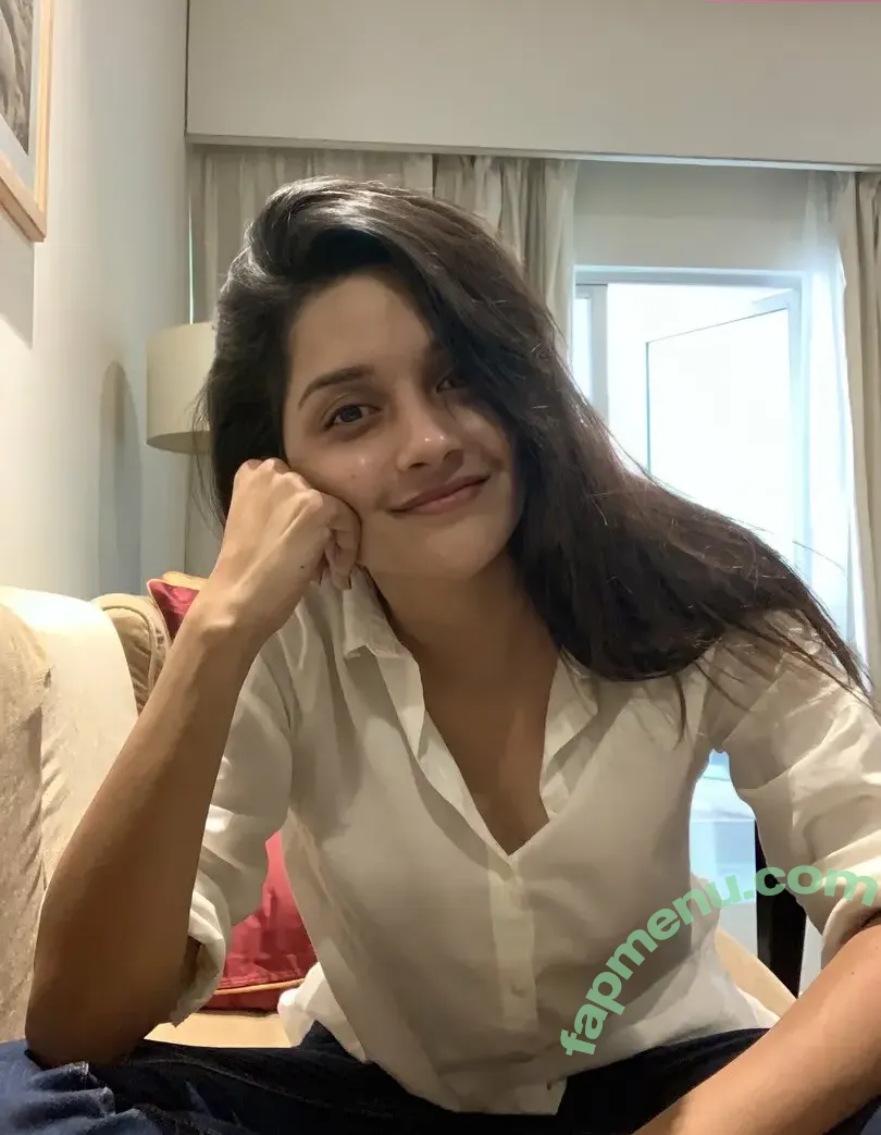 Mahima_Nambiar nude photo #0004 (Mahima_Nambiar)