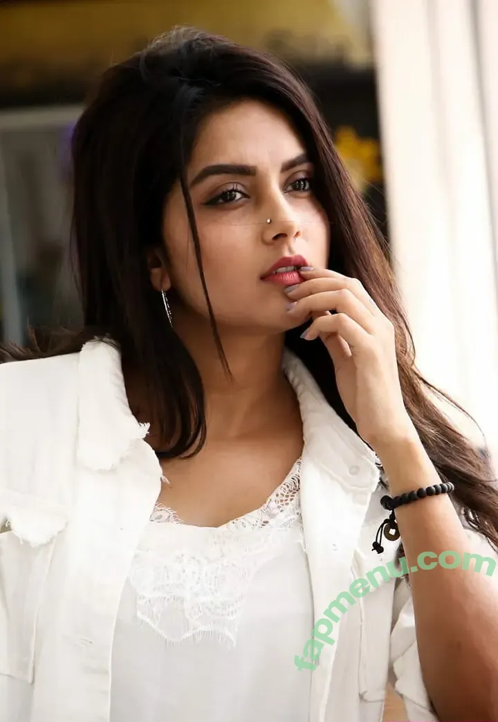 Mahima_Nambiar nude photo #0019 (Mahima_Nambiar)