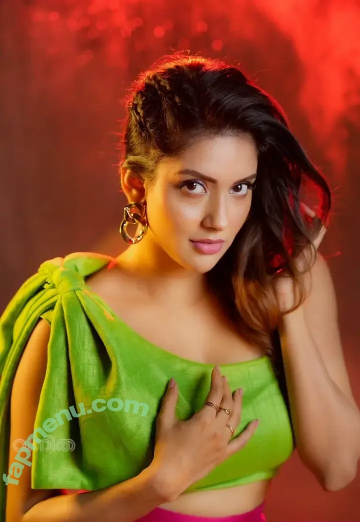 Mahima_Nambiar nude photo #0020 (Mahima_Nambiar)