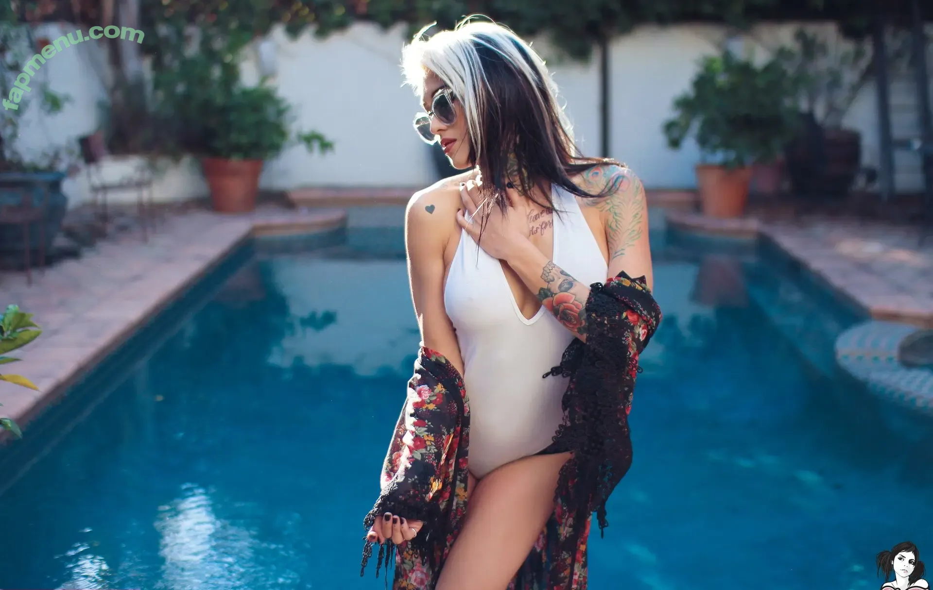 mahnee nude photo #0092 (mah_nee_ / suicide_mahnee)
