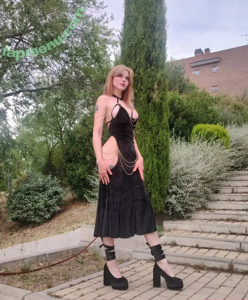 Mai Heymann nude photo #0006 (Eling Mai / Glitch Mai / g_mai / mai_heymann)