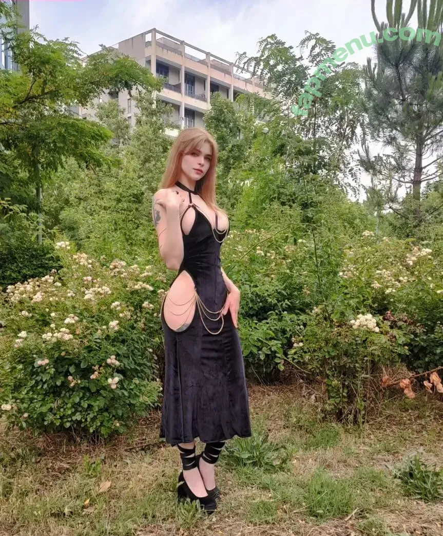 Mai Heymann nude photo #0007 (Eling Mai / Glitch Mai / g_mai / mai_heymann)