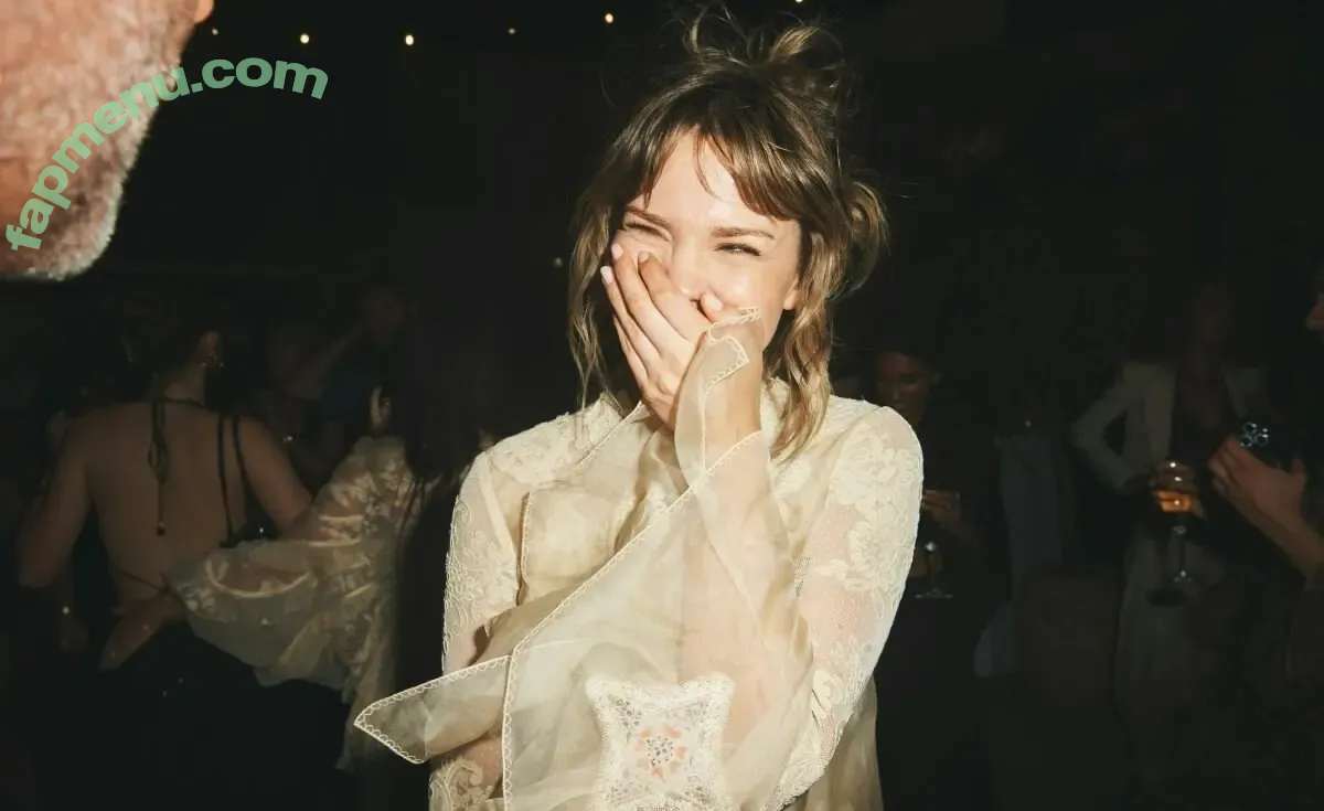 Maia Mitchell nude photo #0186 (maiamitchell)