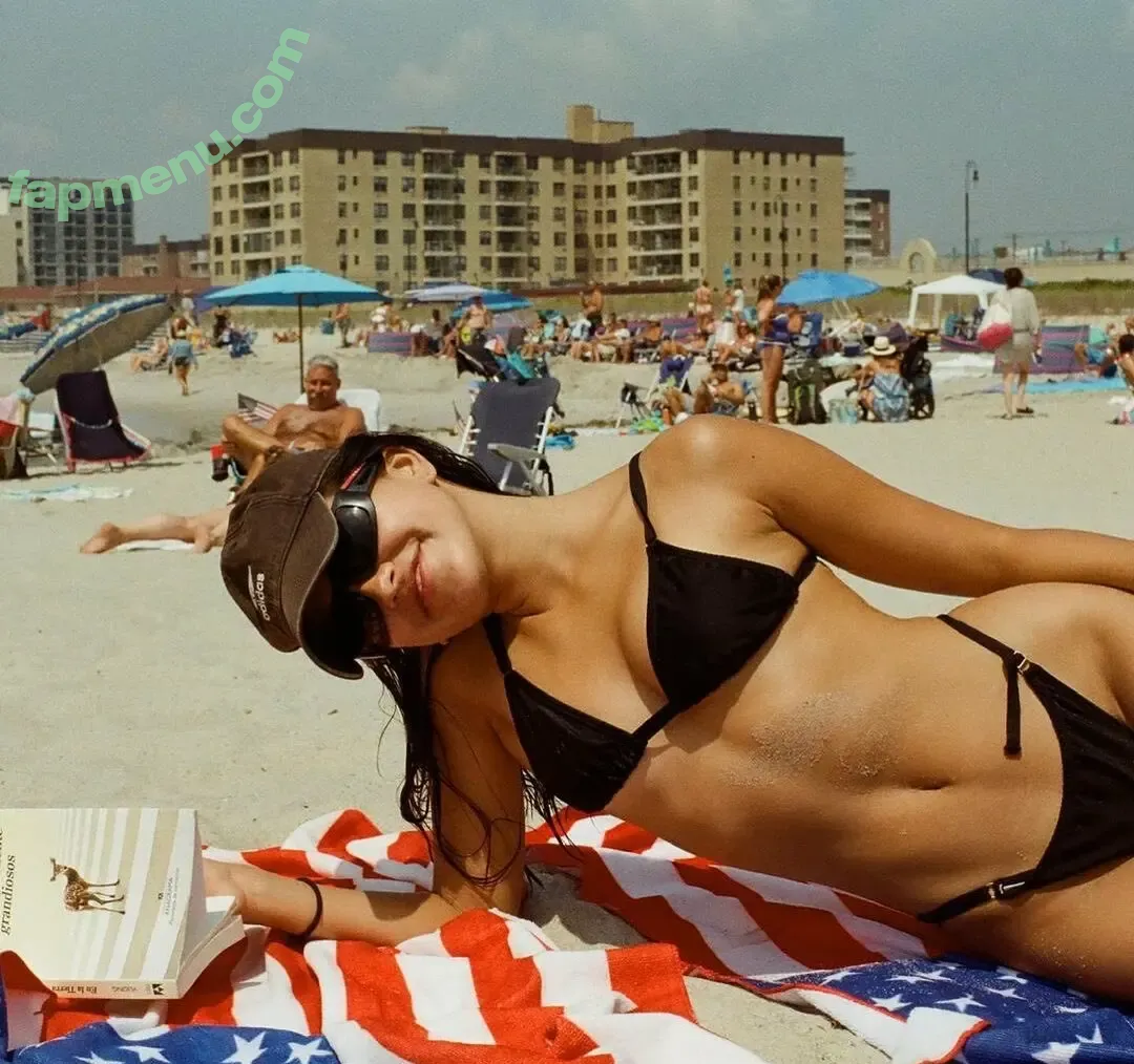 Maia Reficco nude photo #0123 (maiareficco)