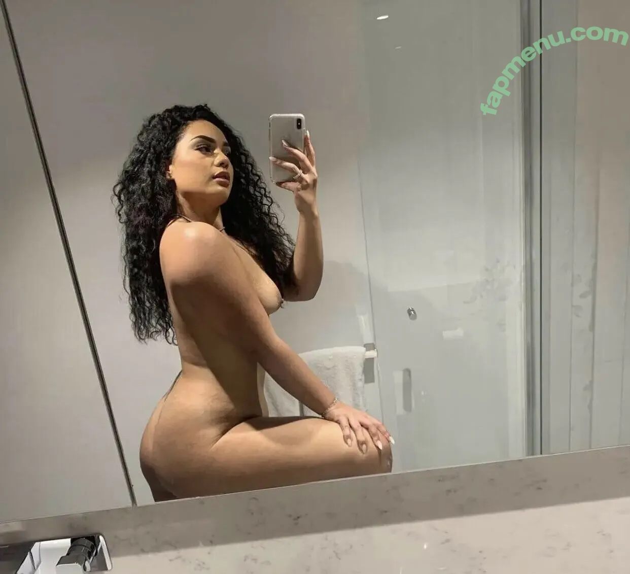 Maiana Kerr nude photo #0005 (maianakerr / mamimk)