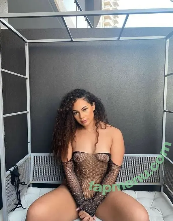 Maiana Kerr nude photo #0027 (maianakerr / mamimk)