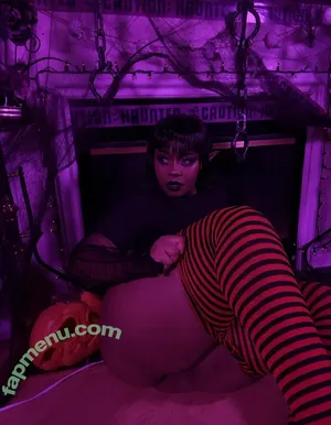 Maibunnii / maicocoanut nude photo #0165