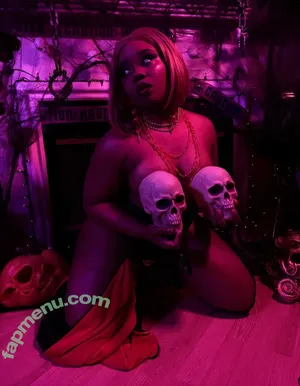 Maibunnii / maicocoanut nude photo #0175