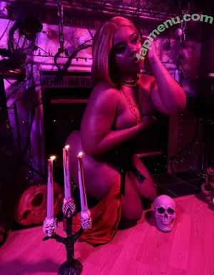 Maibunnii / maicocoanut nude photo #0179