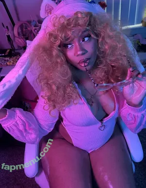 Maibunnii / maicocoanut nude photo #0190