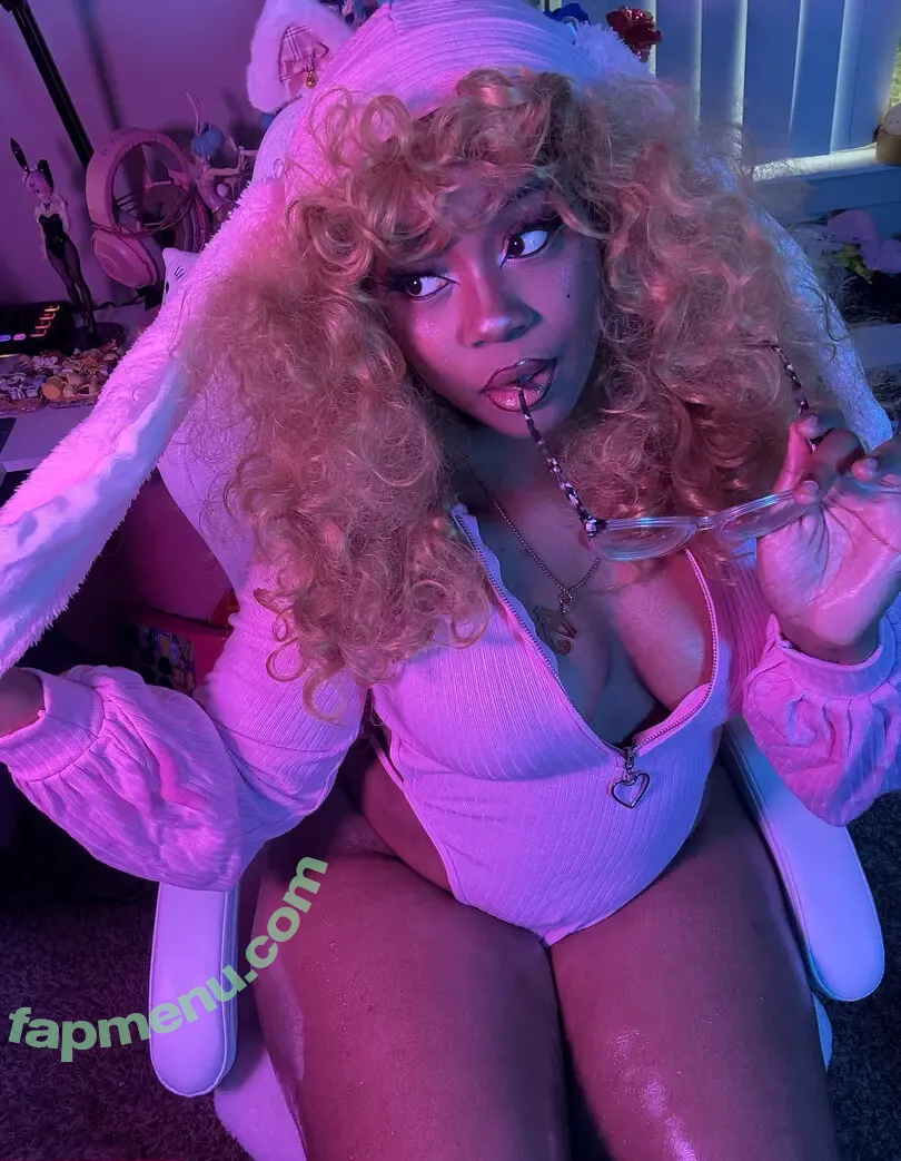 Maibunnii nude photo #0190 (maicocoanut)