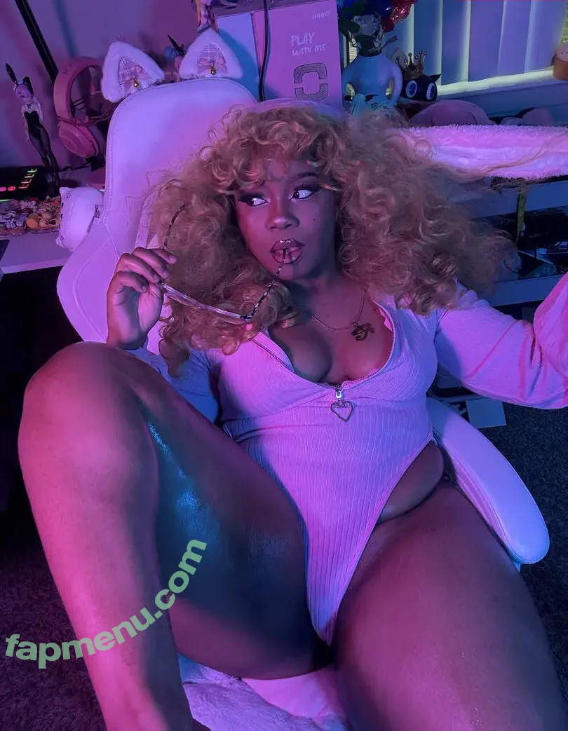 Maibunnii nude photo #0208 (maicocoanut)