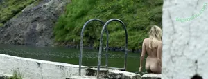 Maika Monroe / maikamonroe nude photo #0304