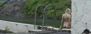 Maika Monroe / maikamonroe nude photo #0307