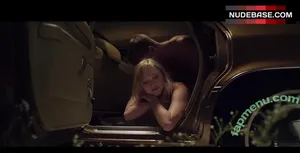 Maika Monroe / maikamonroe nude photo #0308