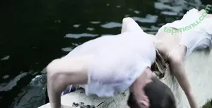 Maika Monroe / maikamonroe nude photo #0320