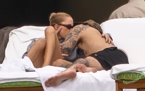 Maika Monroe / maikamonroe nude photo #0328