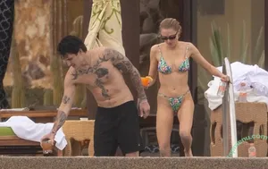 Maika Monroe / maikamonroe nude photo #0334