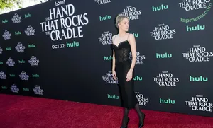 Maika Monroe / maikamonroe nude photo #0338