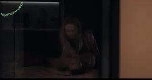 Maika Monroe / maikamonroe nude photo #0360