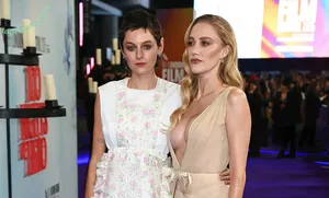 Maika Monroe / maikamonroe nude photo #0369