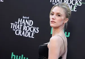 Maika Monroe / maikamonroe nude photo #0404