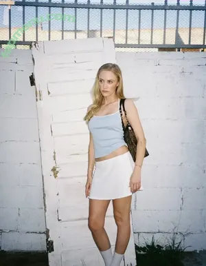 Maika Monroe / maikamonroe nude photo #0416