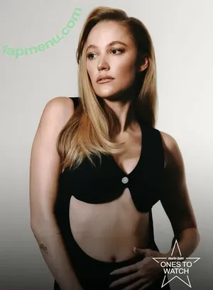 Maika Monroe / maikamonroe nude photo #0421