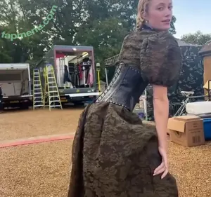 Maika Monroe / maikamonroe nude photo #0430