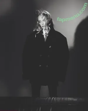 Maika Monroe / maikamonroe nude photo #0446