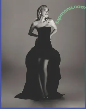 Maika Monroe / maikamonroe nude photo #0448