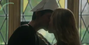 Maika Monroe / maikamonroe nude photo #0451