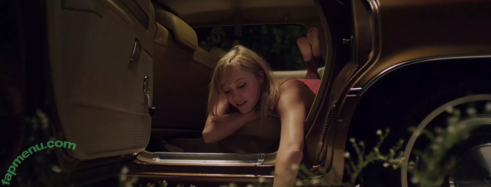 Maika Monroe nude photo #0011 (maikamonroe)