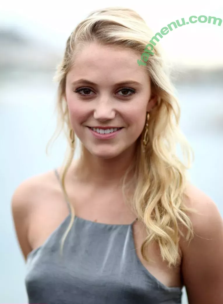 Maika Monroe nude photo #0054 (maikamonroe)