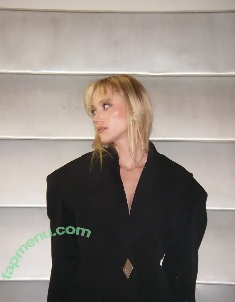 Maika Monroe nude photo #0293 (maikamonroe)