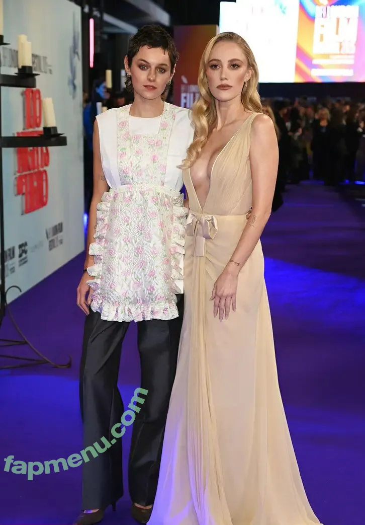 Maika Monroe nude photo #0377 (maikamonroe)