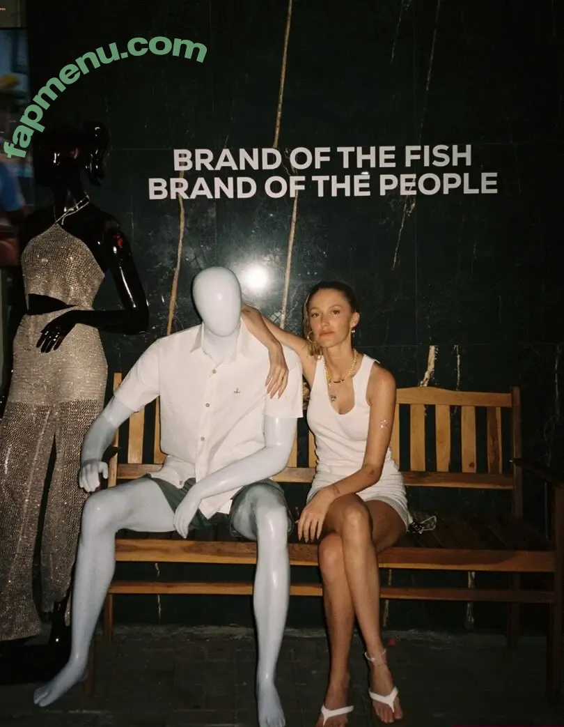 Maika Monroe nude photo #0471 (maikamonroe)