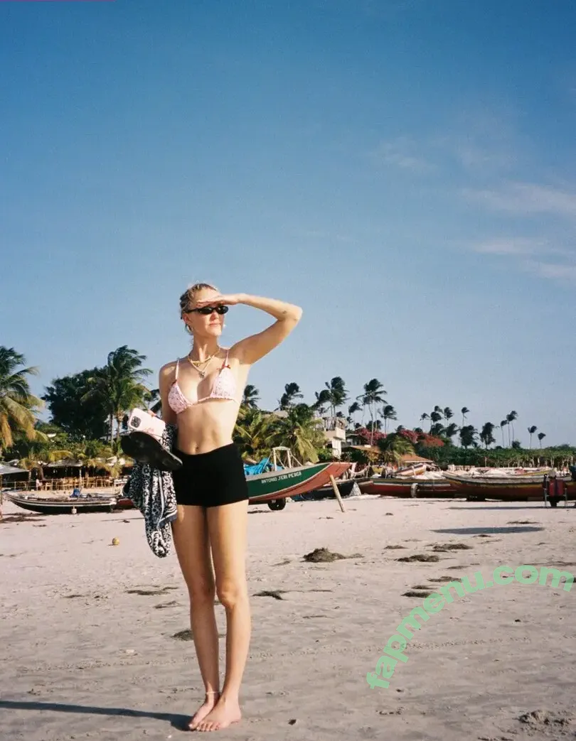 Maika Monroe nude photo #0479 (maikamonroe)