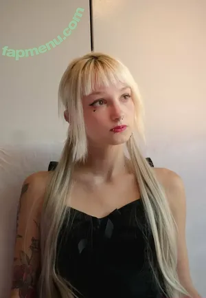  nude photo #0002