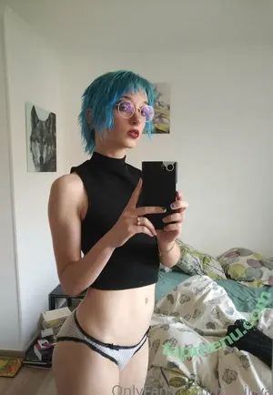  nude photo #0004