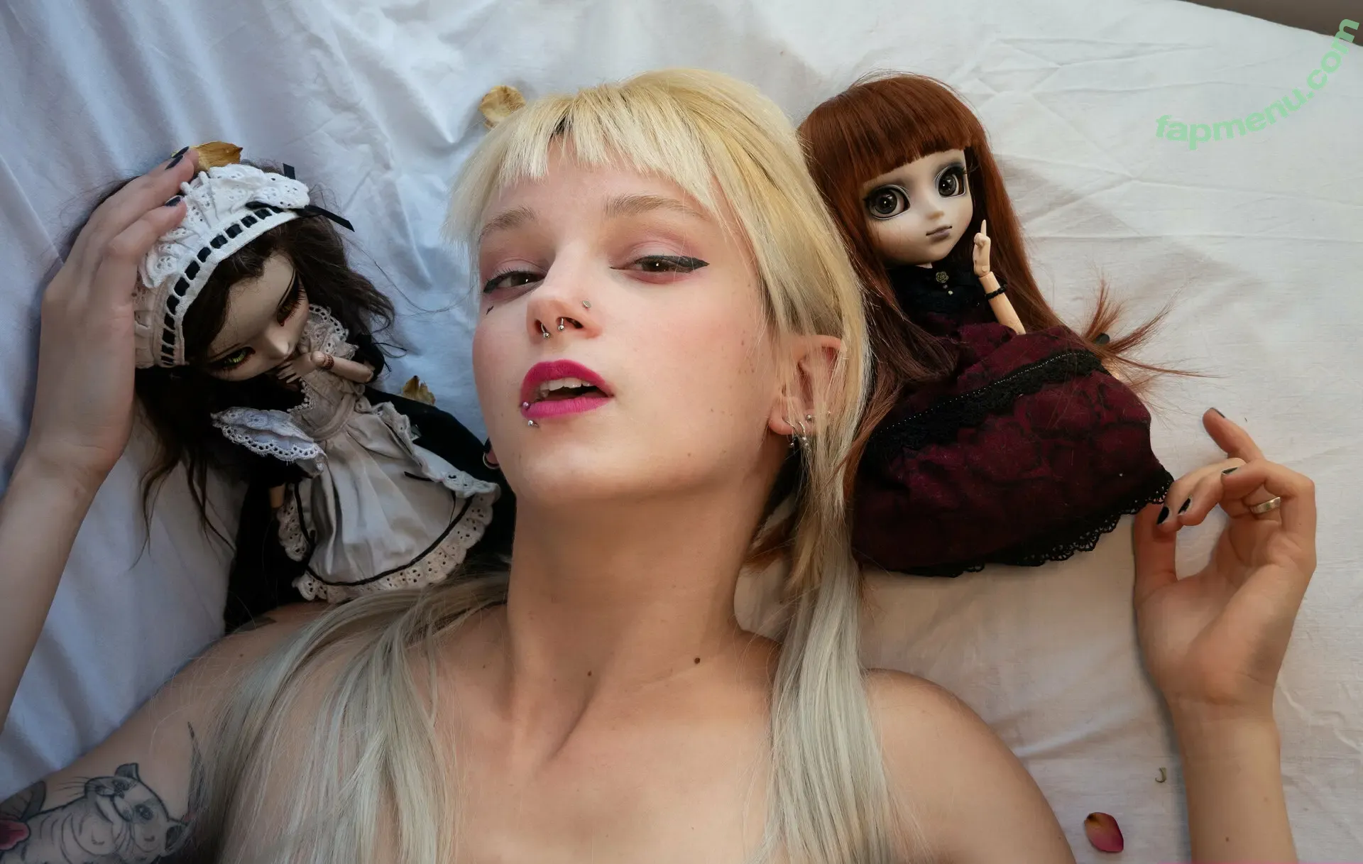 mailinya nude photo #0003 (mailinya)