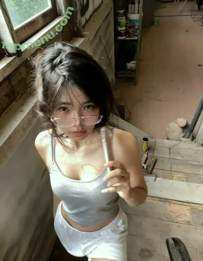 Maimiko nude photo #0021 (maikothewitch / maimikoo / maimikoz)