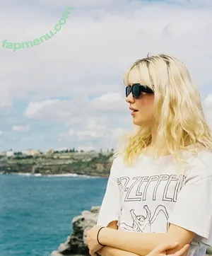 Maisie Peters / maisiehpeters nude photo #0318