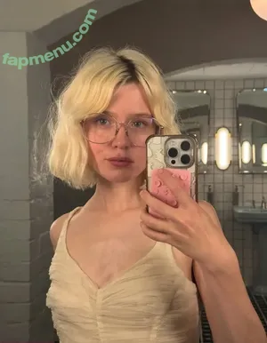 Maisie Peters / maisiehpeters nude photo #0445