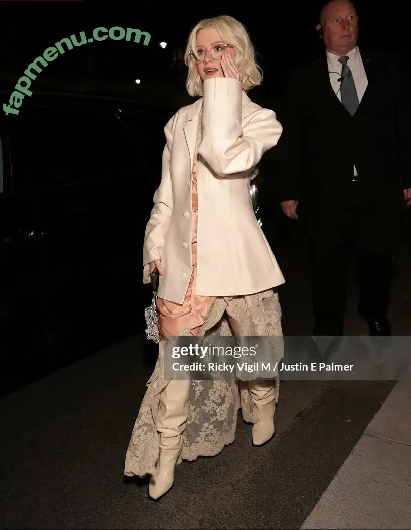 Maisie Peters nude photo #0253 (maisiehpeters / updatesmaisie)