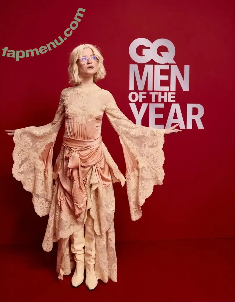 Maisie Peters nude photo #0256 (maisiehpeters / updatesmaisie)